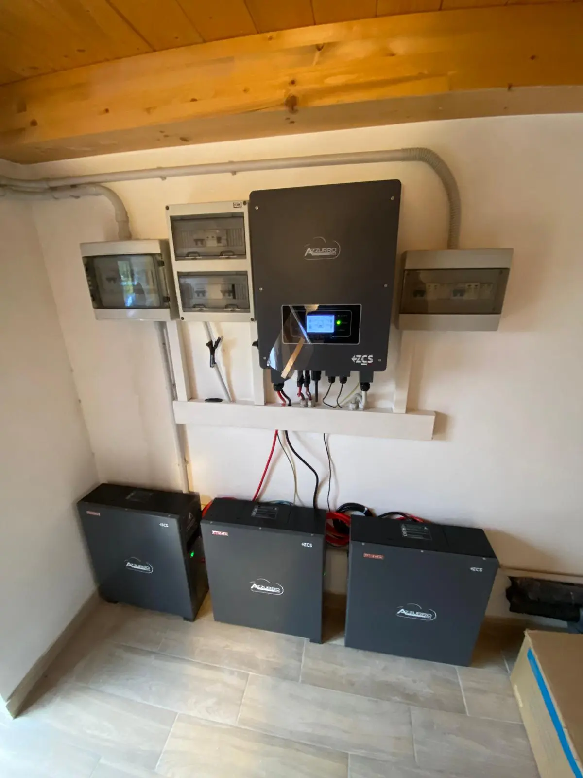 Impianto fotovoltaico 6 kW con accumulo 18 kWh installato a Palombara Sabina provincia di Roma da AdoTek Green Powers